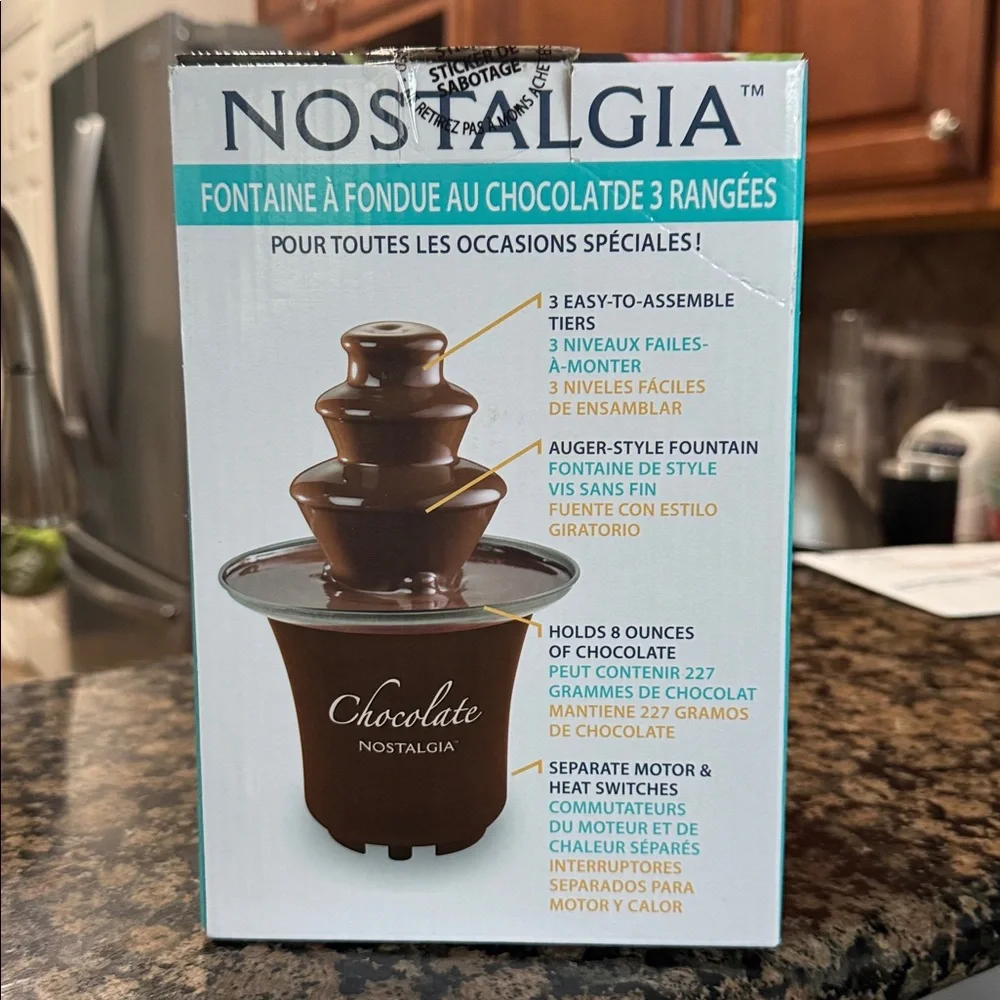 NOSTALGIA 3-TIER CHOCOLATE FOUNTAIN 8 0z